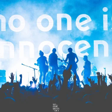 Affiche du groupe No one is innocent qui sera présent au festival Ardenn'Rock à Signy-l'Abbaye dans les Ardennes en juillet 2025